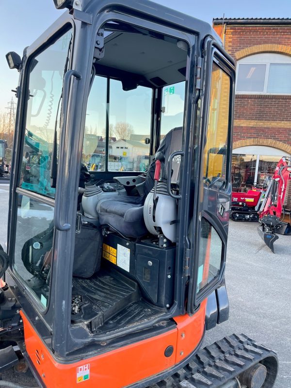 Hitachi 2017 - ZX38-5A agri-tract