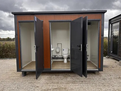 Conteneur sanitaire de type pavillon avec 3 cabines agri-tract