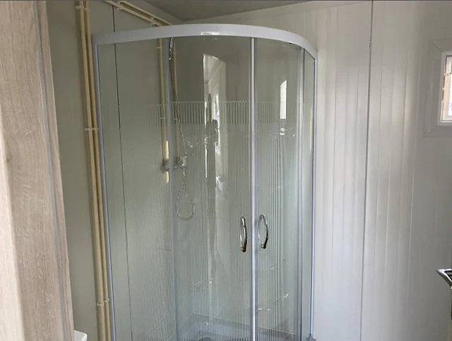 Conteneur 6×2,40 m + WC, douche et cuisine agri-tract