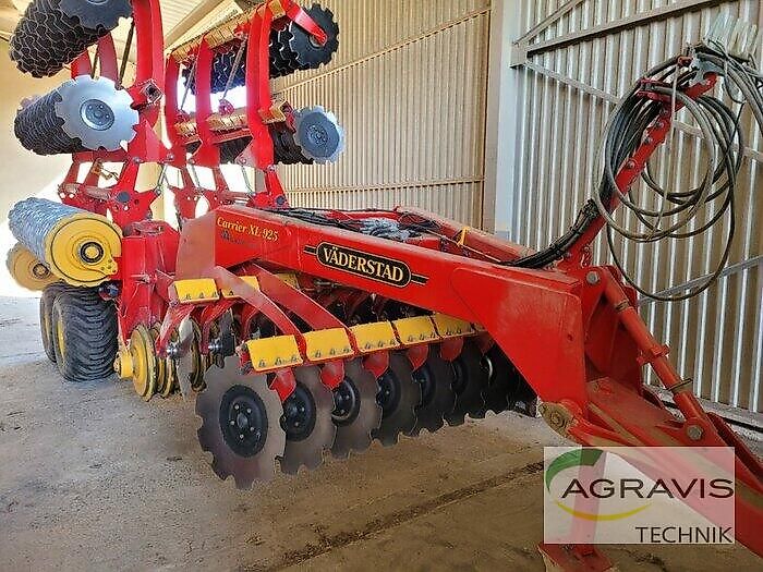 Carrier XL 925 agri-tract