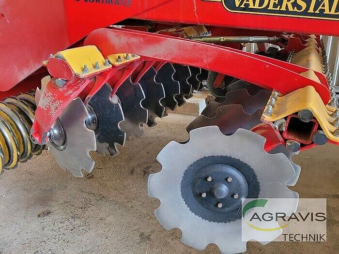 Carrier XL 925 agri-tract