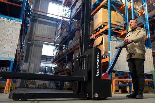 Gerbeur électrique ES12-12MM- 1200 kg de capacité de charge agri-tract