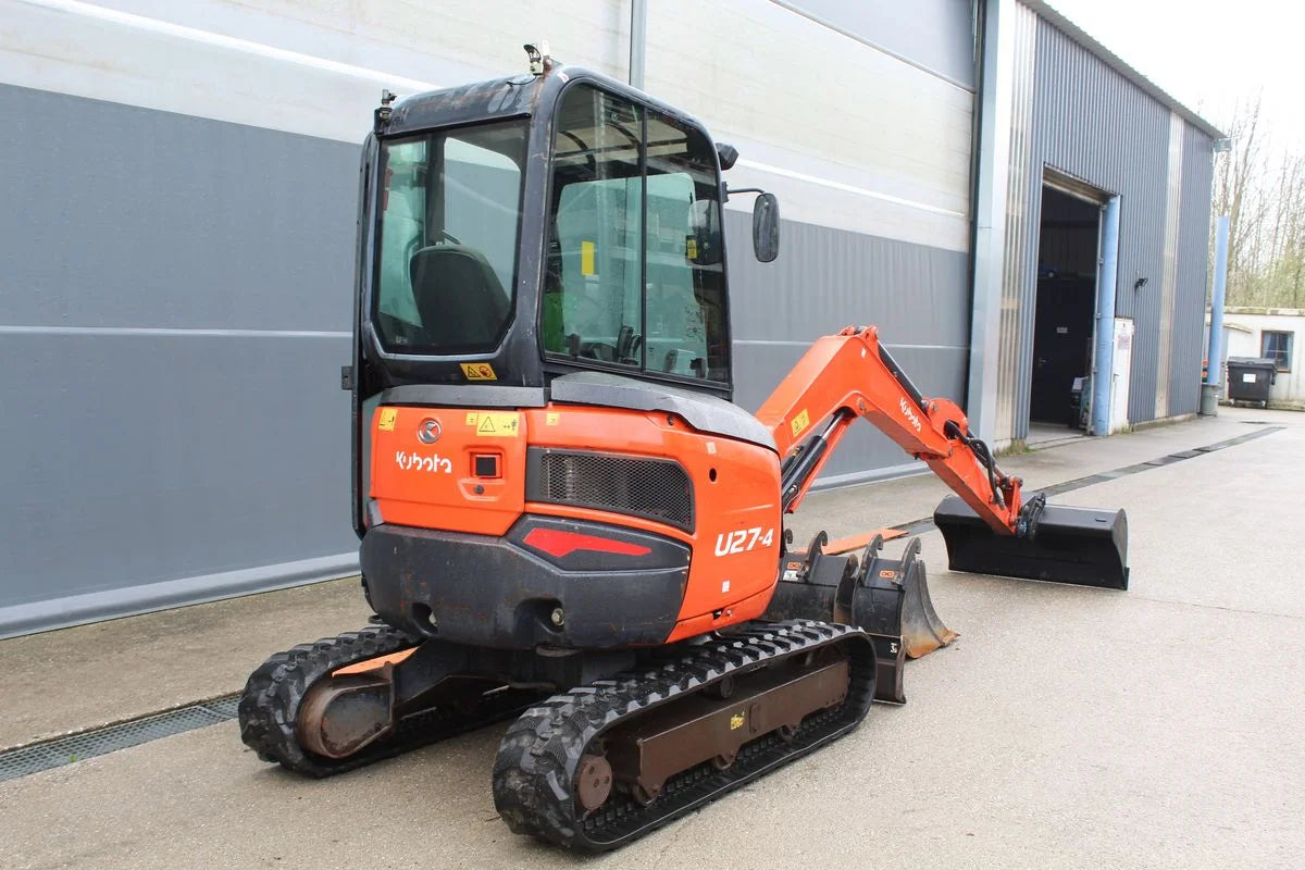 Kubota U27-4 + 3 Caçambas – 2,6T agri-tract