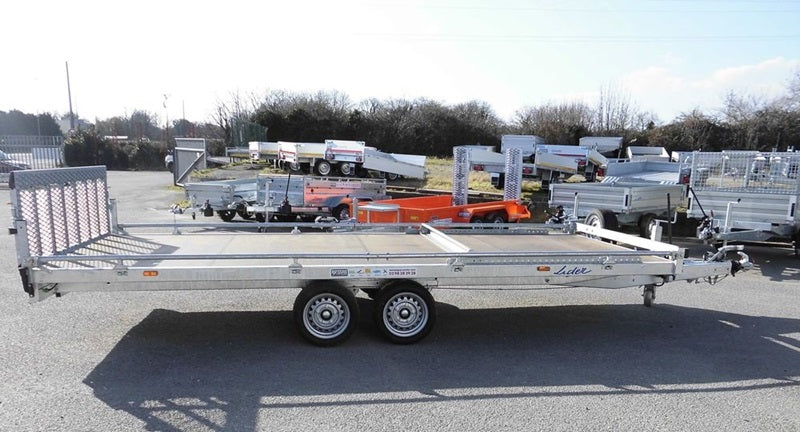 Remorque plateau LIDER à roues – PTAC : 3 500 kg – 2 essieux freinés – 506 x 215 cm agri-tract
