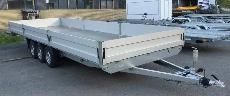 Plateforme latérale pliante Boss 600 x 200 cm 3500 KG + rampes + béquilles agri-tract