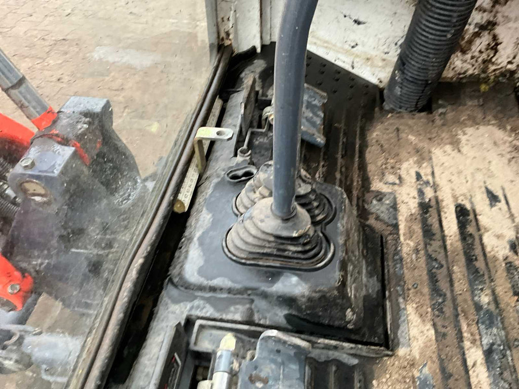 Kubota KX41-3V + 3 Caçambas – 1,6T agri-tract